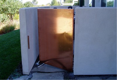 Gate.jpg (26280 bytes)