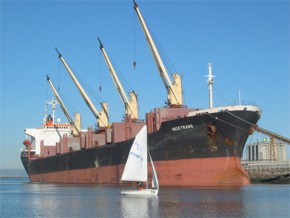 Sailing.jpg (16450 bytes)