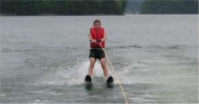 Sailing.jpg (16450 bytes)